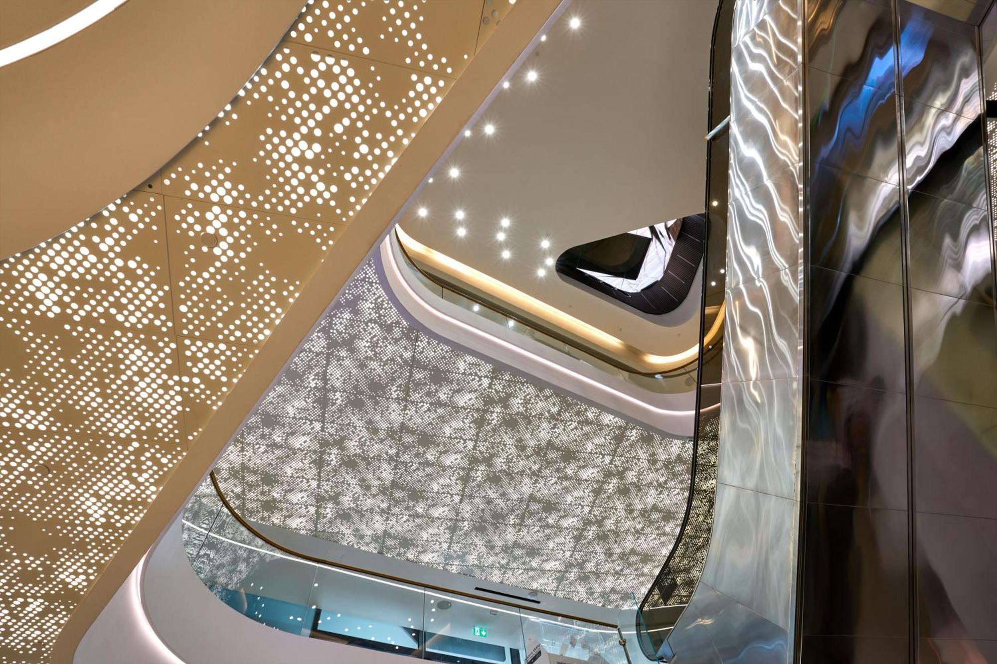 Stunning Seaview Mercury Tower - Luxurious Twin Units *