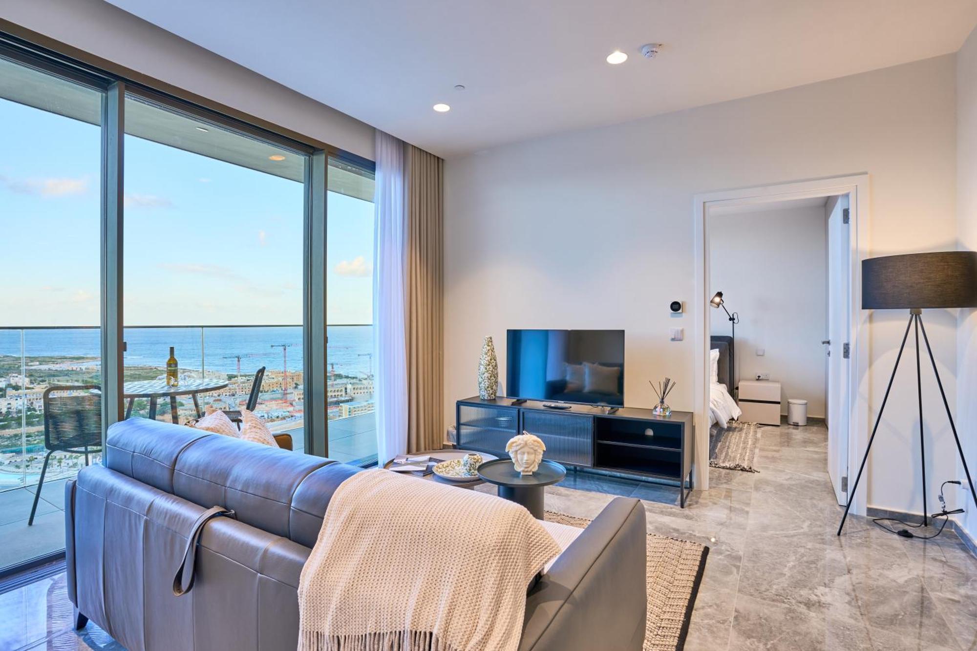 Stunning Seaview Mercury Tower - Luxurious Twin Units Apartment *