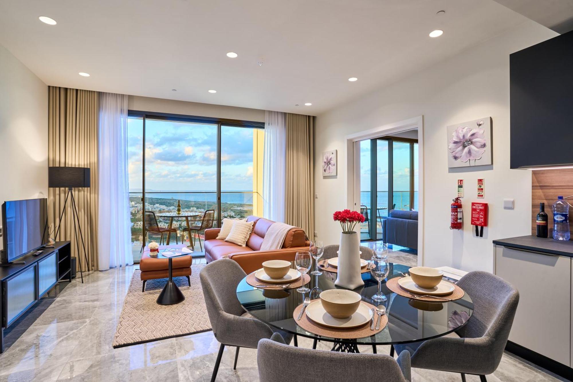 Stunning Seaview Mercury Tower - Luxurious Twin Units Apartment *