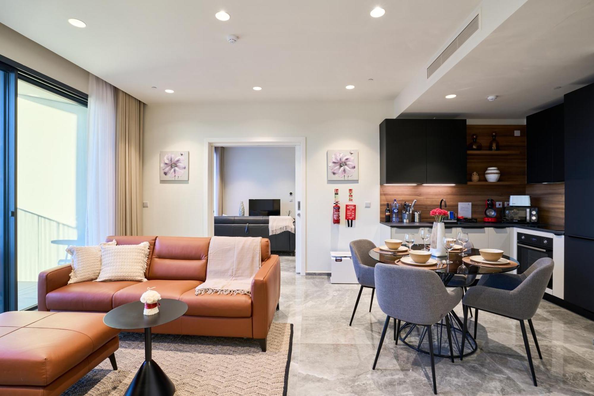 Apartment Stunning Seaview Mercury Tower - Luxurious Twin Units
