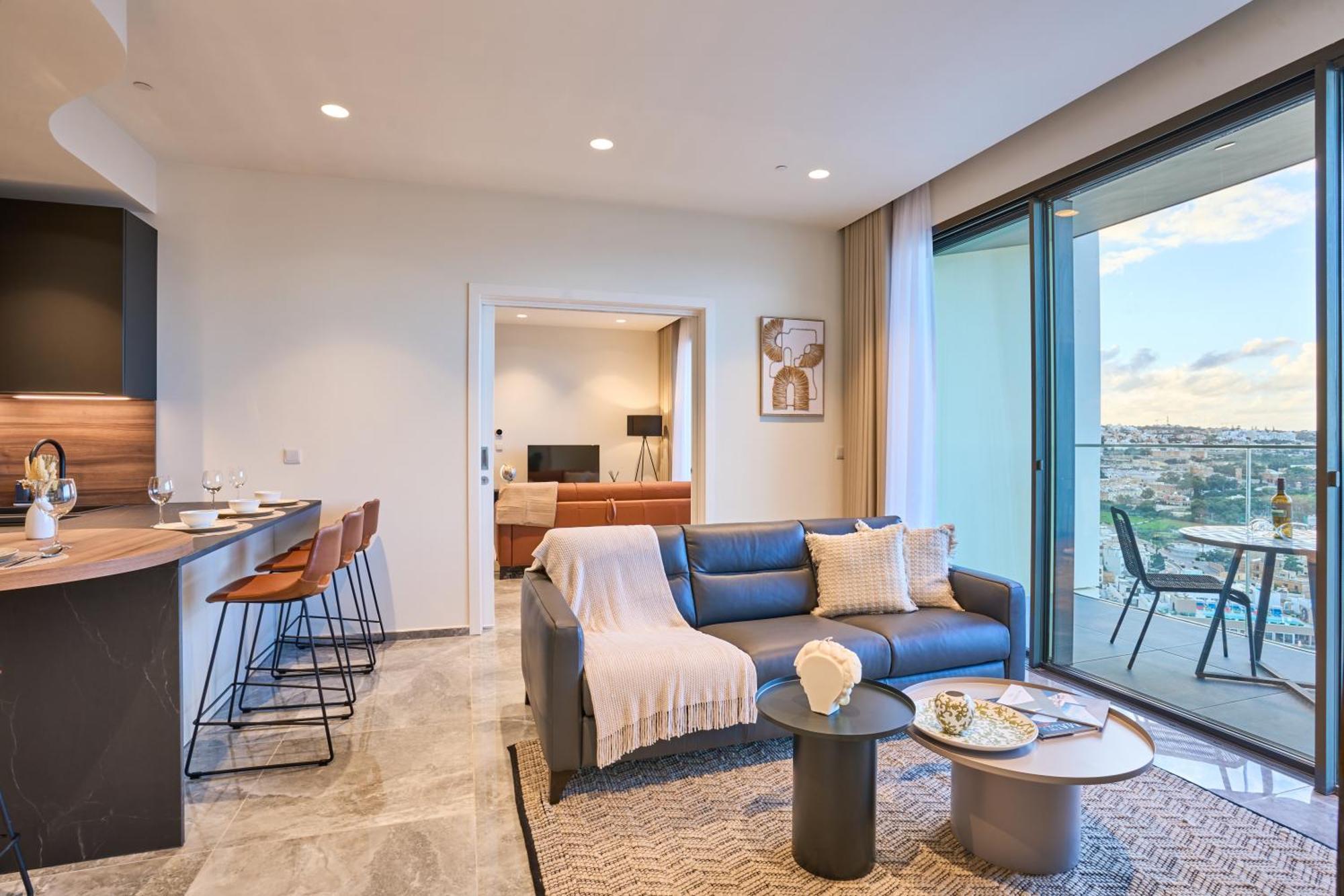 Stunning Seaview Mercury Tower - Luxurious Twin Units *