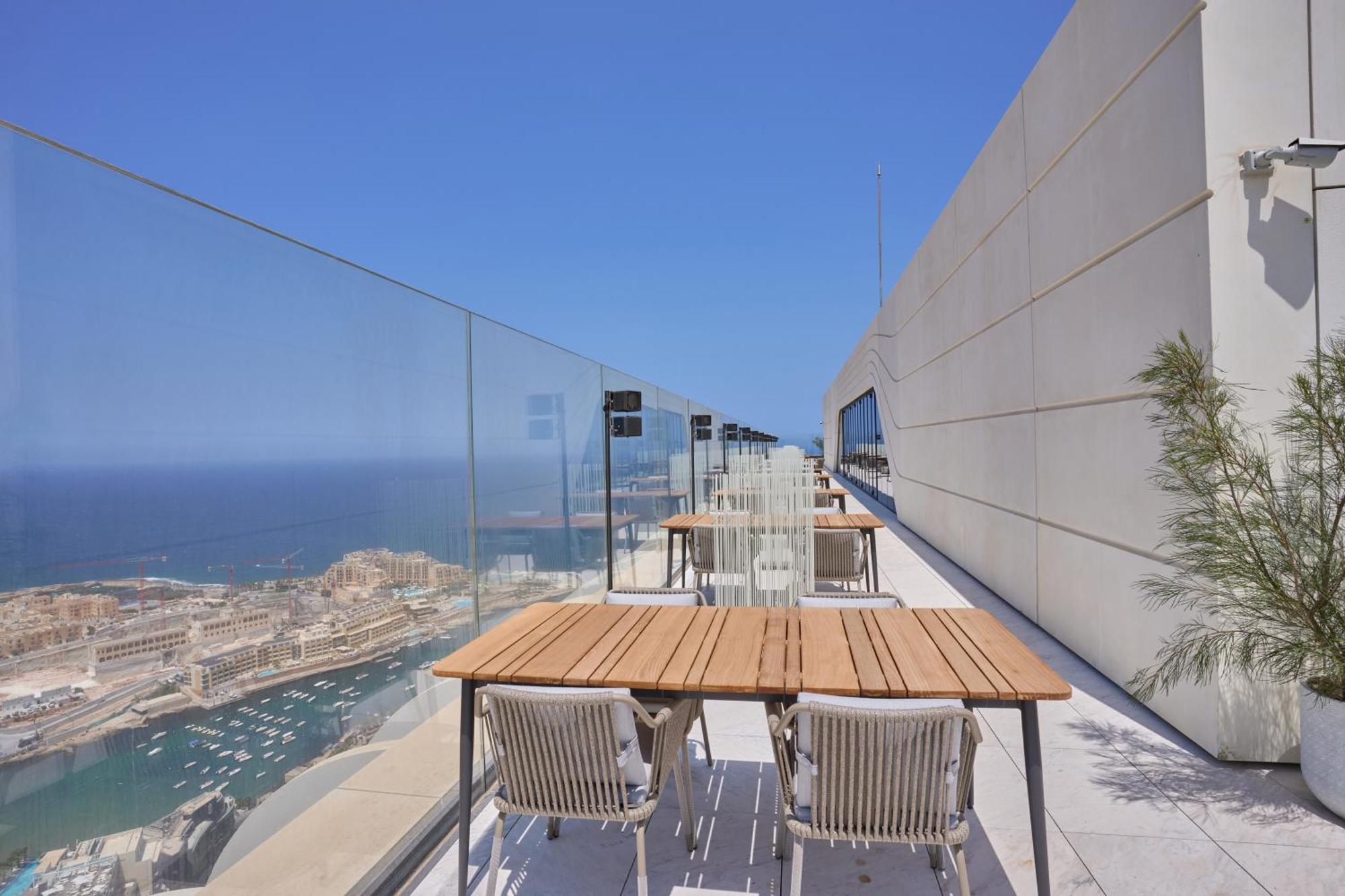 Apartment Stunning Seaview Mercury Tower - Luxurious Twin Units